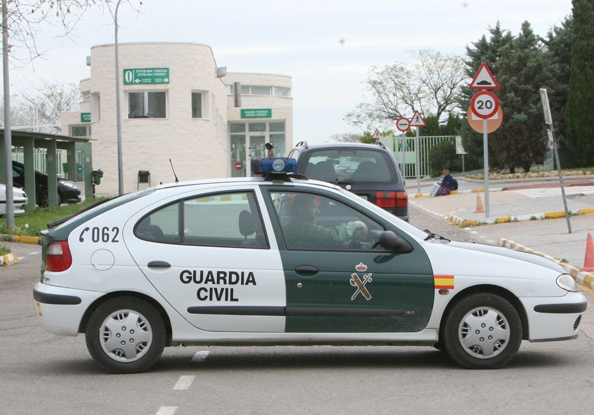 Imagen de archivo de una patrulla de la Guardia Civil en la cárcel de Picassent.