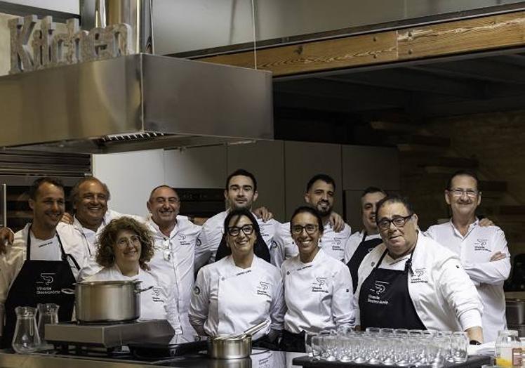 Imagen principal - El langostino se pone en el centro de las Jornadas Gastronómicas y el Concurso Nacional de Cocina de Vinaròs