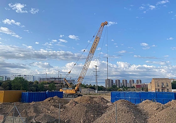 La máquina pantalladora, en las inmediaciones del canal de acceso.