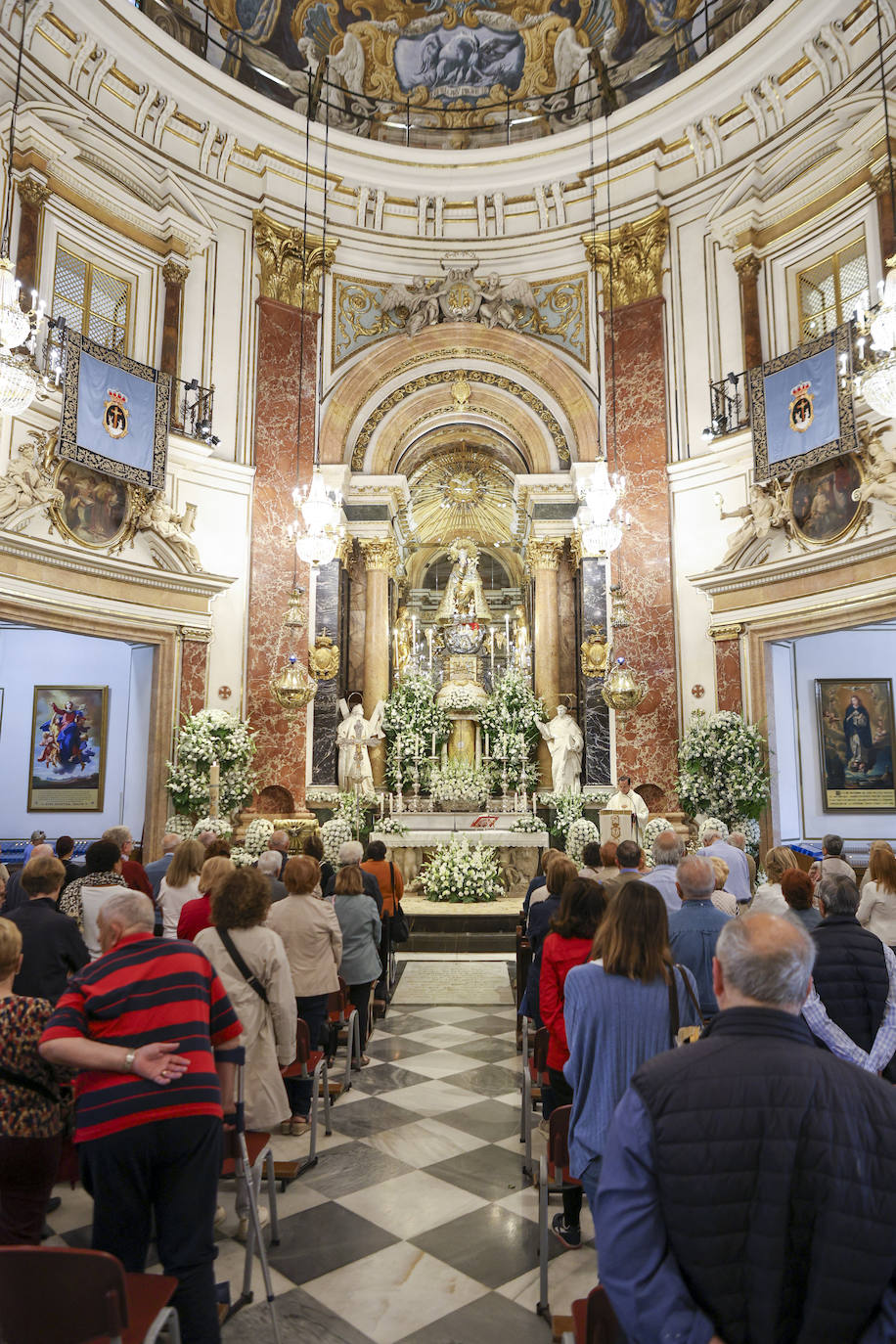 Ofrenda de los floristas a la Virgen de los Desamparados