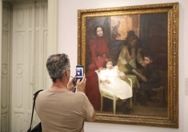 La exposición exhibe piezas como 'mi familia' (1901).