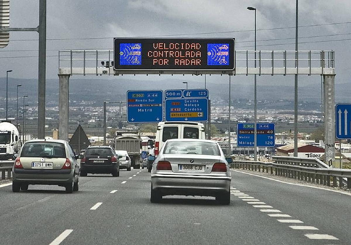 Aviso de radar en la circunvalación.