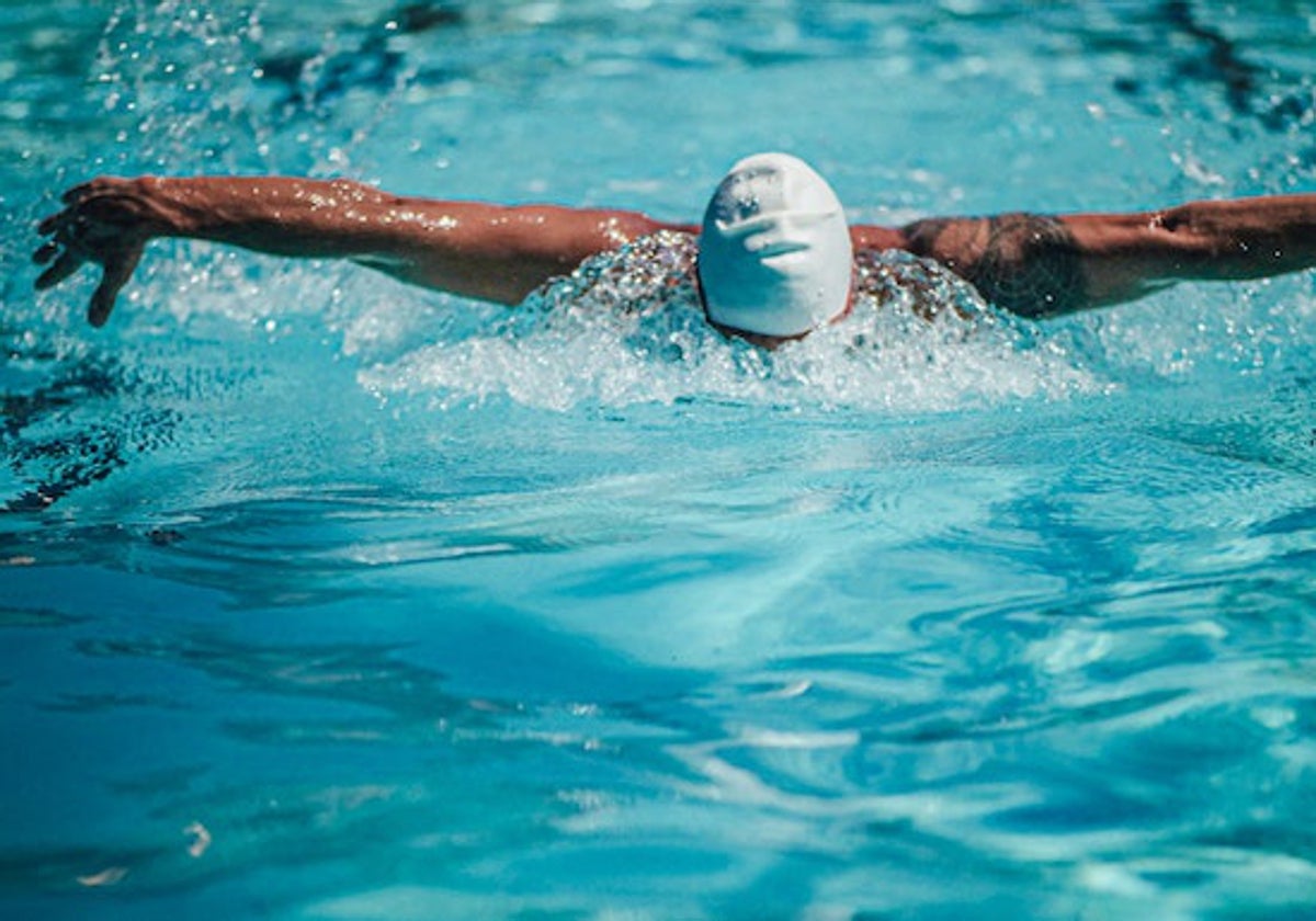 Por qué la natación es el mejor descanso activo para los runners