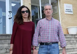 Los padres de Javi, el adolescente de Alicante hospitalizado en Dénia.