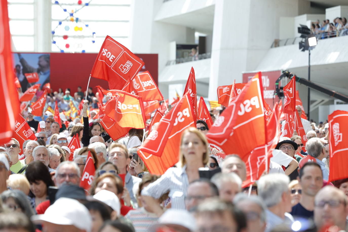 Fotos del mitin de Pedro Sánchez en Valencia antes del 28-M