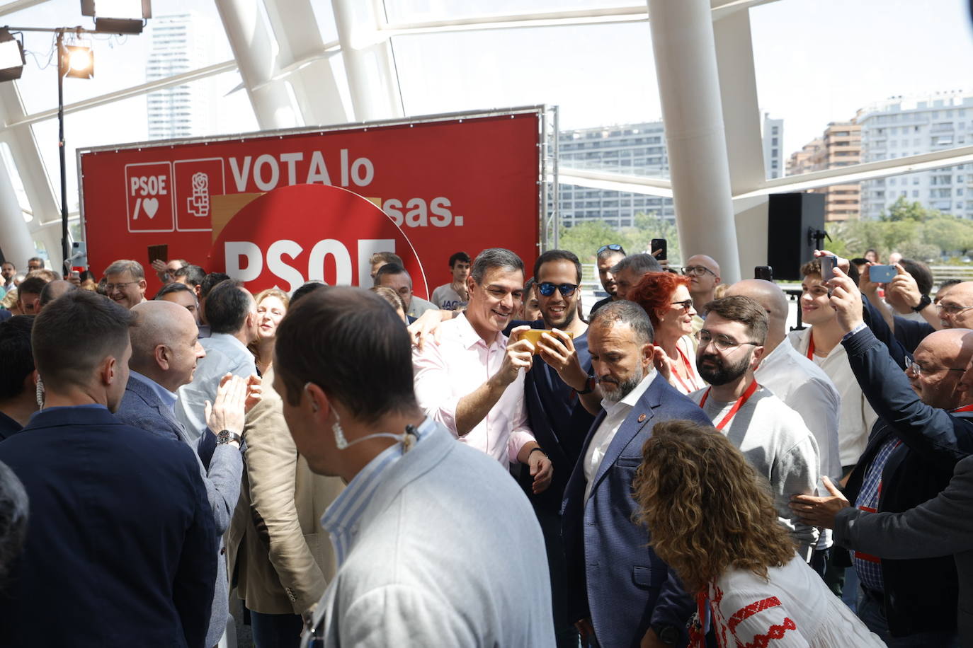 Fotos del mitin de Pedro Sánchez en Valencia antes del 28-M