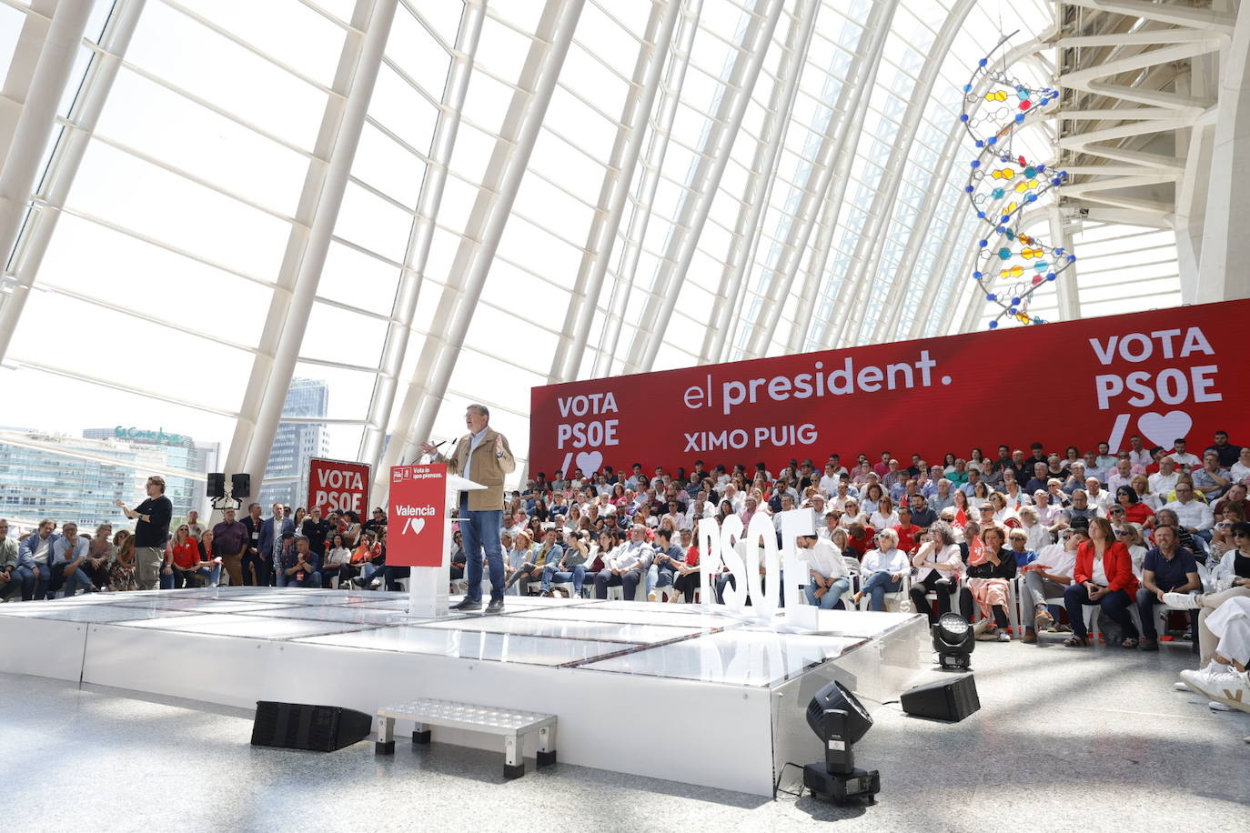 Fotos del mitin de Pedro Sánchez en Valencia antes del 28-M