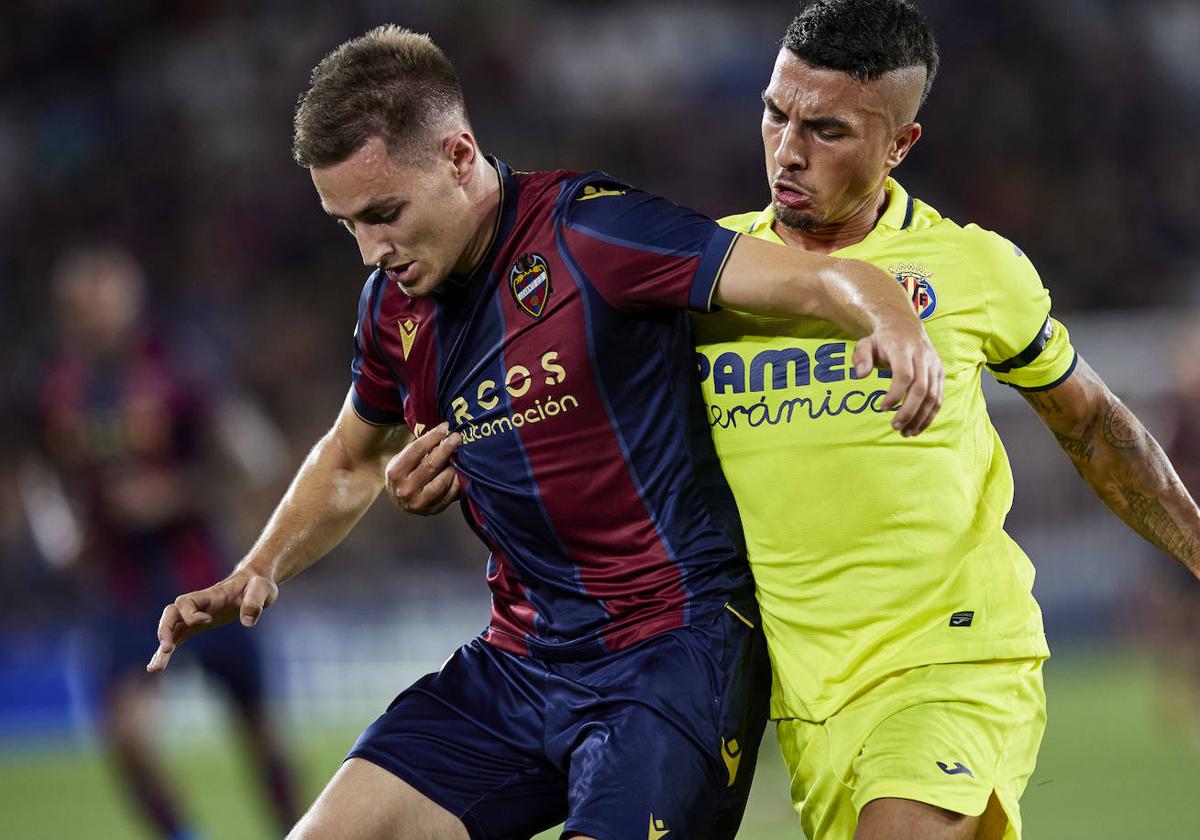 Jorge de Frutos, en el partido de la primera vuelta ante el Villarreal B.