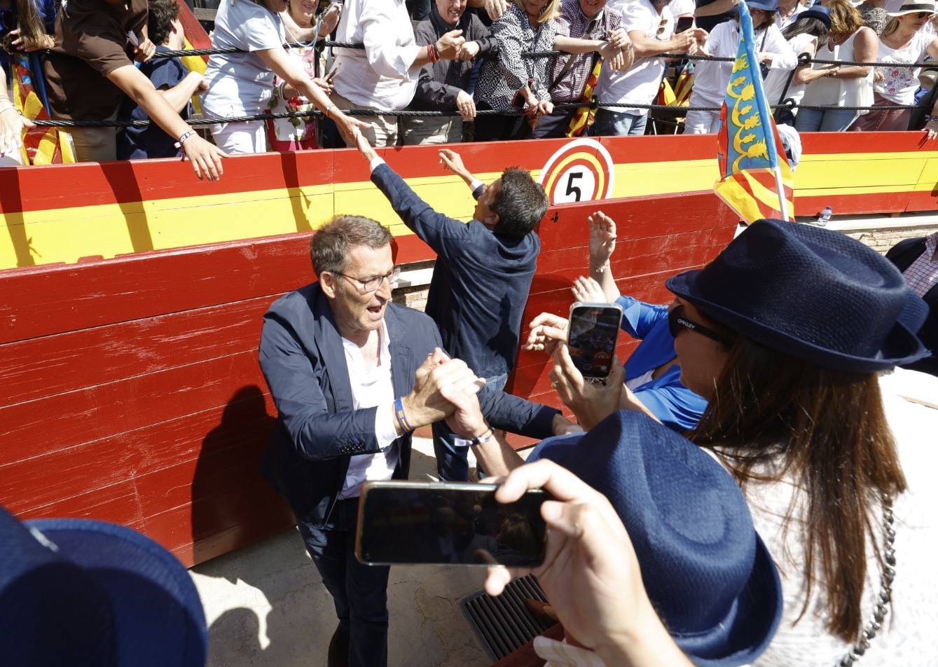 Fotos: el PP llena la plaza de toros en su mitin en Valencia