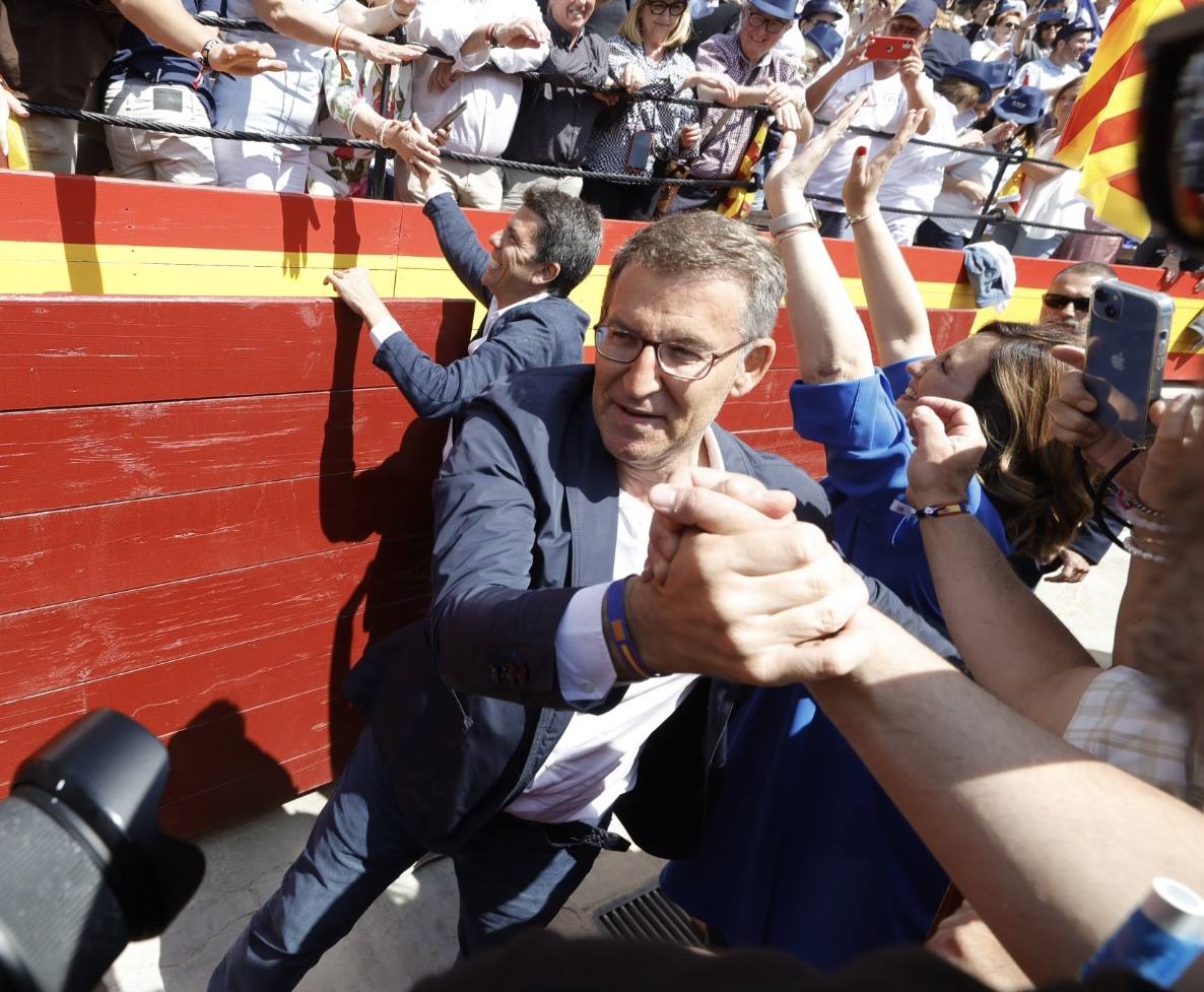 Fotos: el PP llena la plaza de toros en su mitin en Valencia