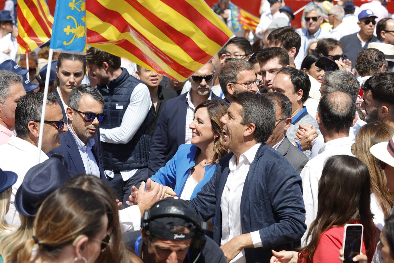 Fotos: el PP llena la plaza de toros en su mitin en Valencia