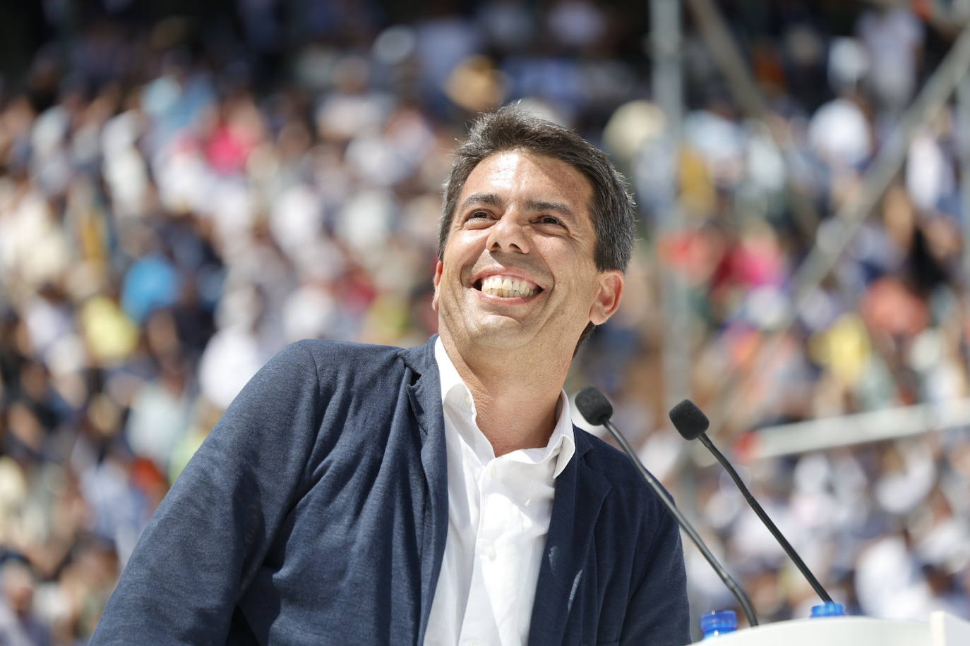 Fotos: el PP llena la plaza de toros en su mitin en Valencia