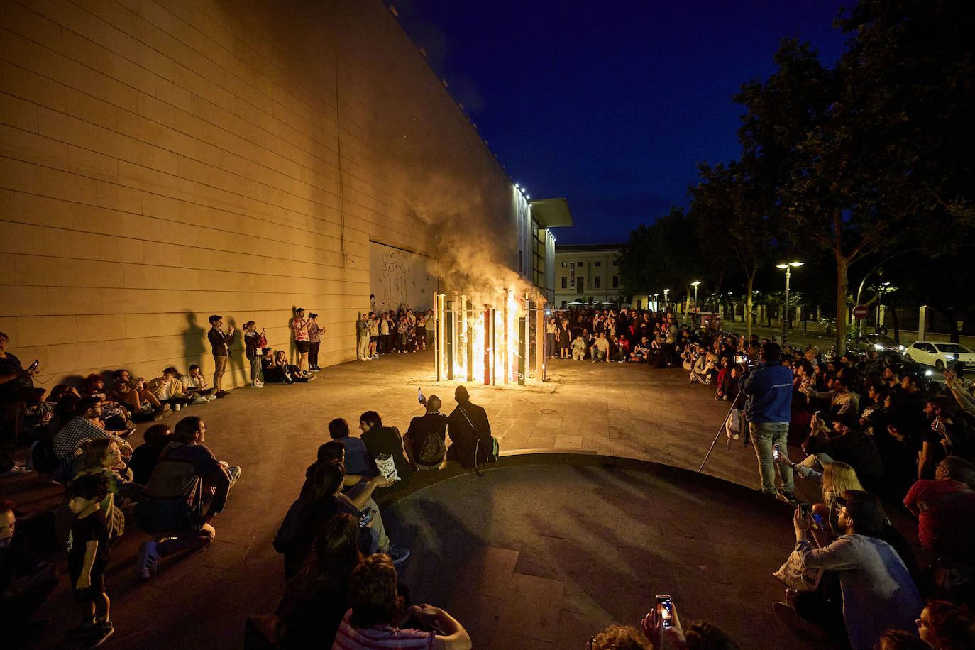 El IVAM festeja la Noche Europea de los Museos con la &#039;cremà&#039; de la falla del artista Alfredo Ruiz