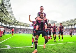 Wesley Moraes celebra el gol que marcó durante el partido contra el Alavés.