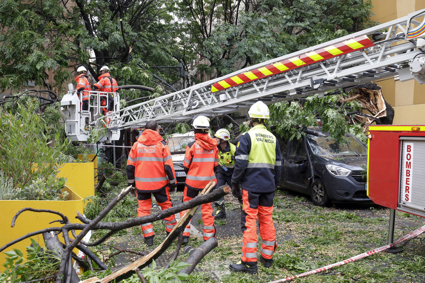 La DANA descarga con fuerza en Valencia y ocasiona varios daños