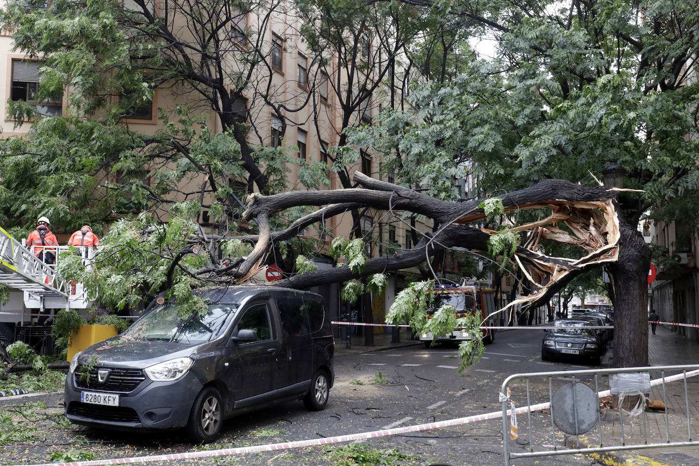 La DANA descarga con fuerza en Valencia y ocasiona varios daños