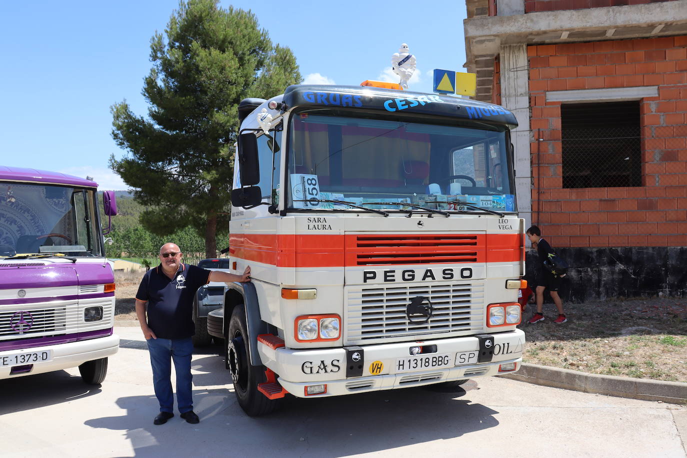 Los camiones y furgones de nuestros abuelos se dieron cita en el Rincón de Ademuz