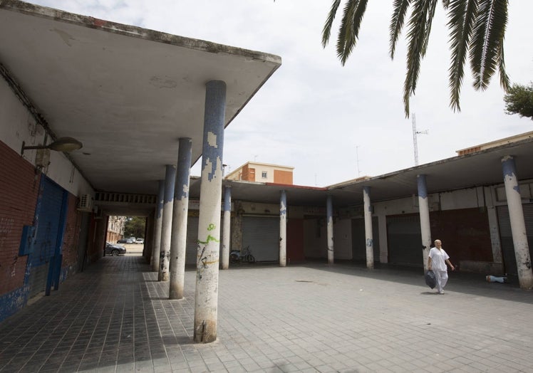 Plaza Murcia, donde antes existían bajos comerciales.