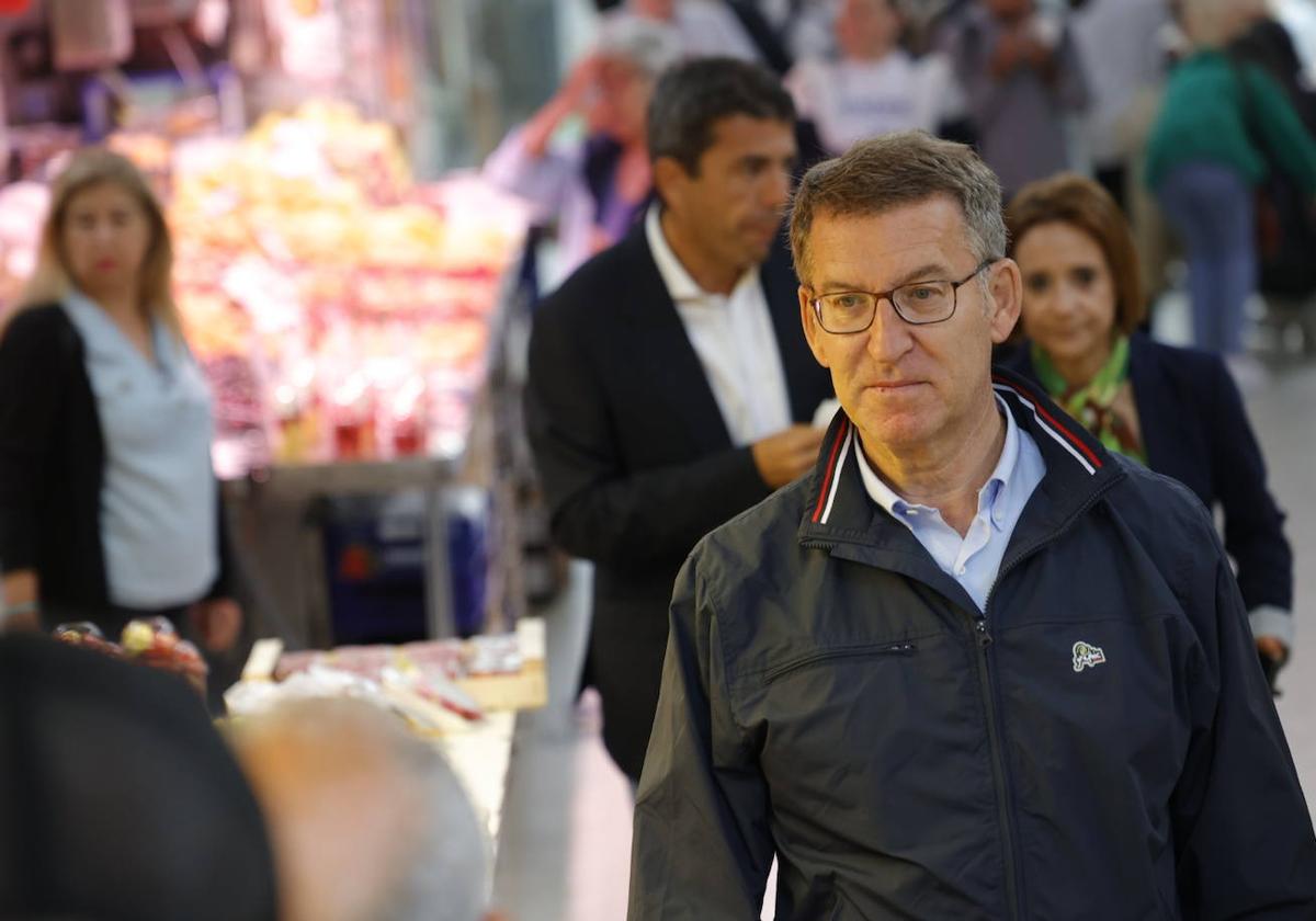 Fotos | Feijóo vuelve a Valencia: del mercado Central a la Fundación Bancaja