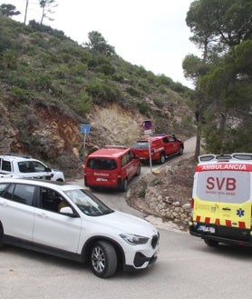 Imagen secundaria 2 - Rescatan a una senderista herida tras una caída en la senda de la Cova Tallada