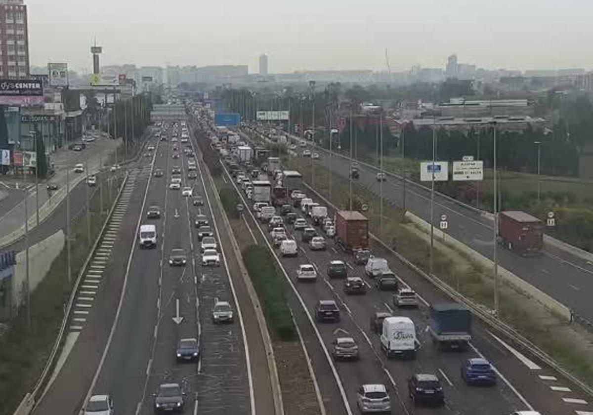 Atasco en la Pista de Silla, este jueves