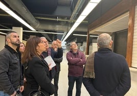 Visita del equipo de gobierno al mercado tras la recepción de la obra de rehabilitación.