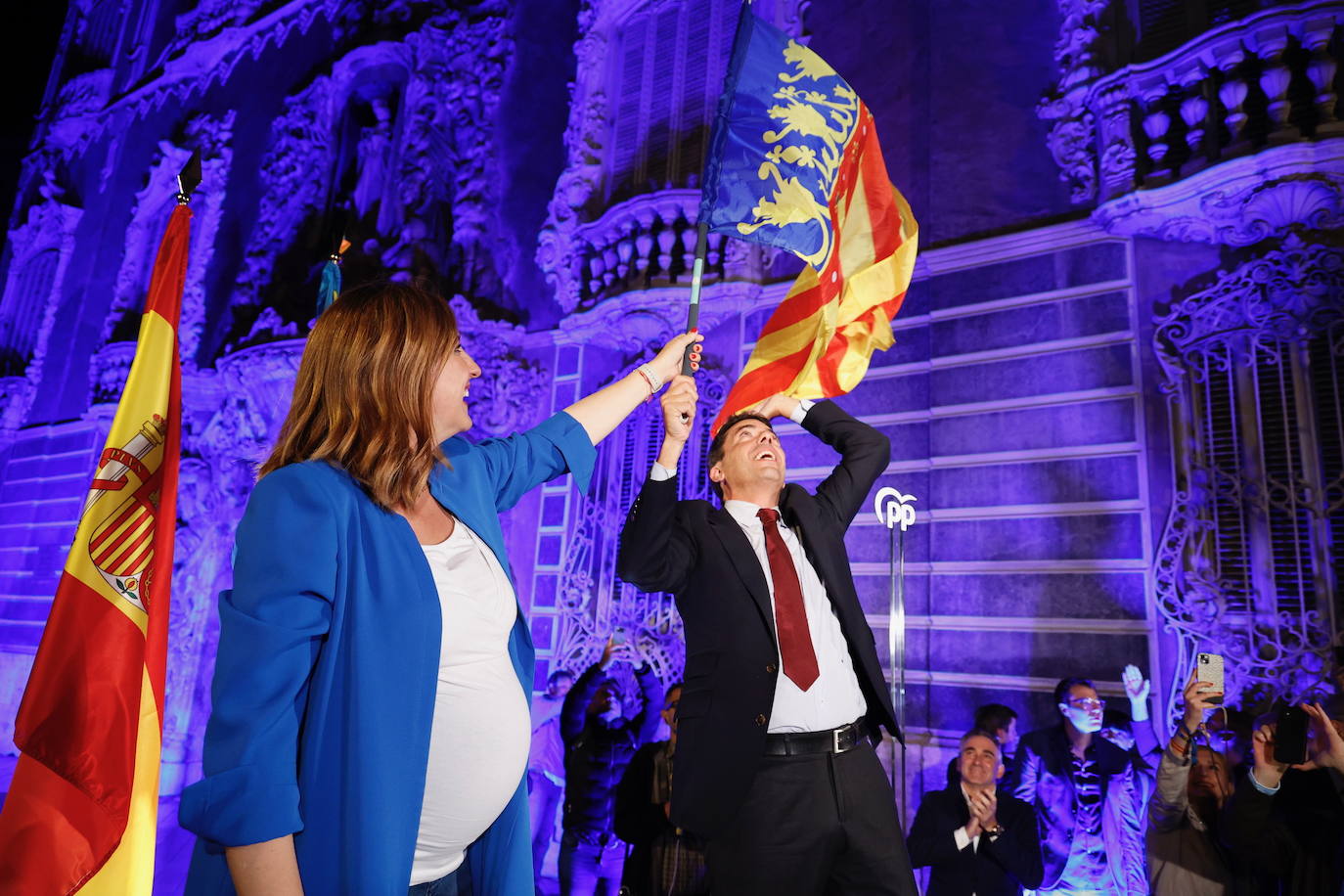 Así ha sido la celebración de Mazón y Catalá tras vencer en las elecciones