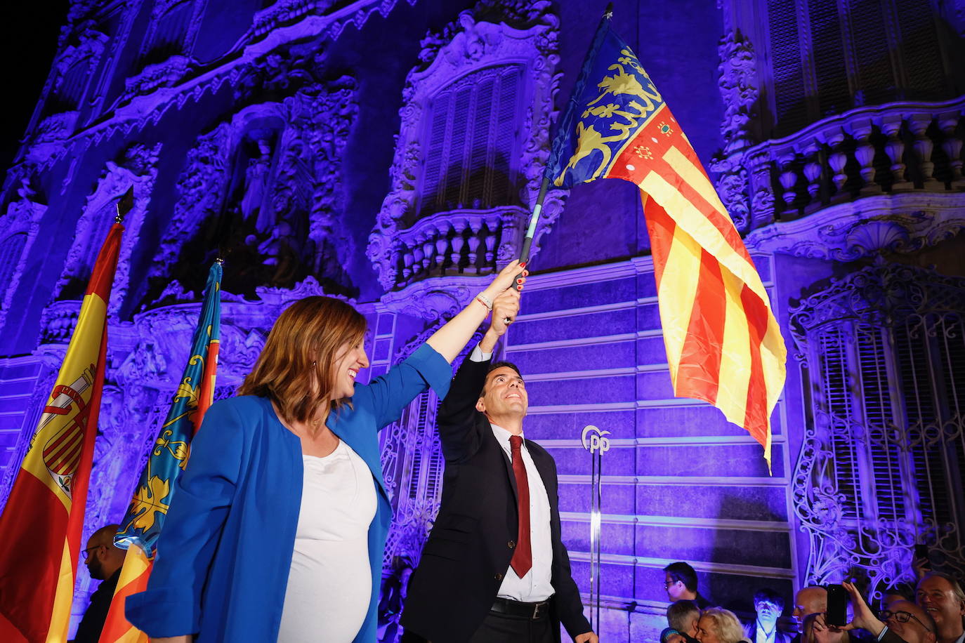 Así ha sido la celebración de Mazón y Catalá tras vencer en las elecciones