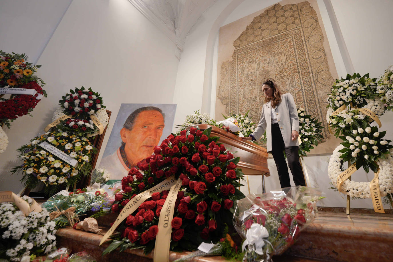 Familiares y amigos despiden a Antonio Gala