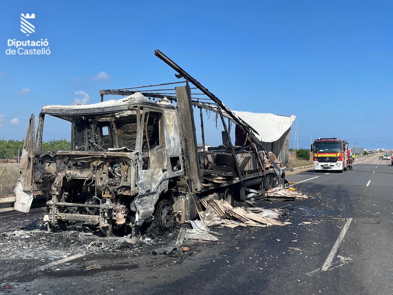 Accidente entre dos camiones en la A-7