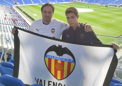 Imagen secundaria 1 - José Carlos y Rober, en San Mamés, Anoeta y el centenario de Mestalla. 