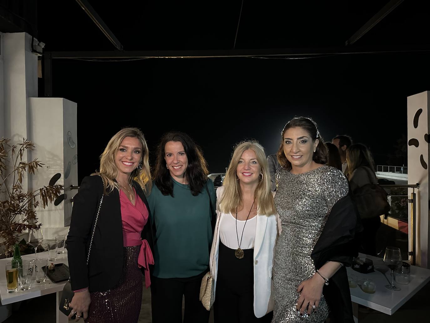 Carmela Villena, Carmen Castellá, Camino Castellá y Cristina Griñó.