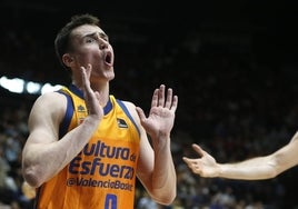 Dimitrijevic, durante un partido con el Valencia Basket.