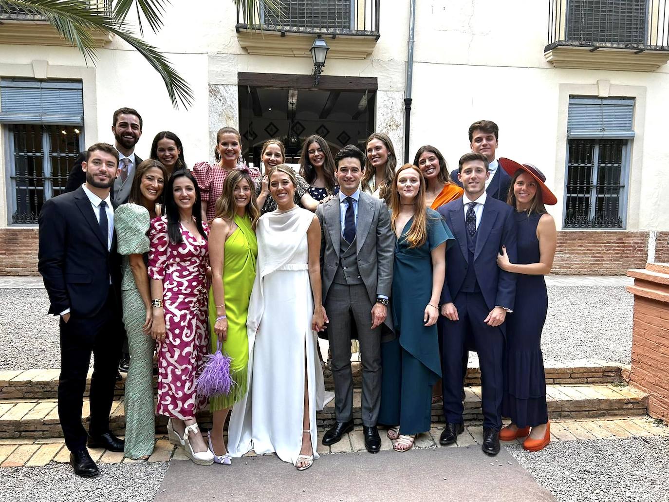 Los novios con los testigos de la novia.