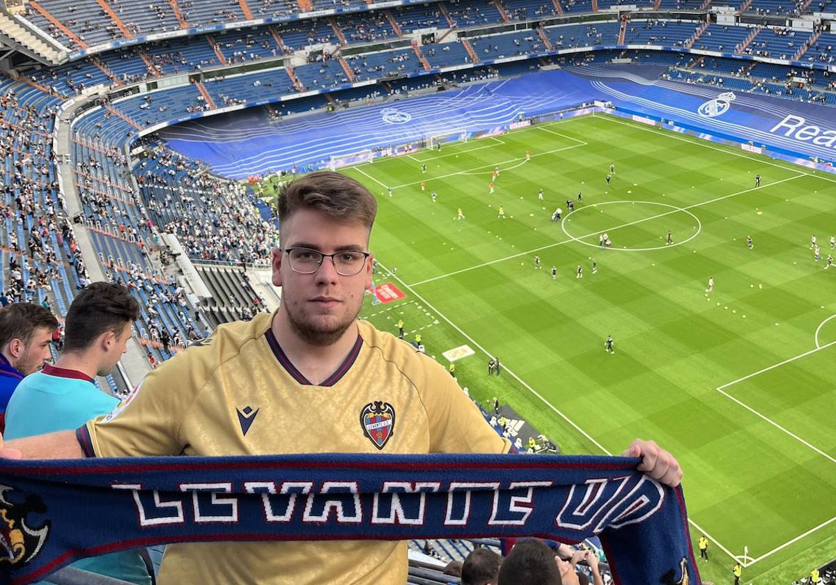 Álex Piris, durante el partido disputado en el Bernabéu la temporada pasada.