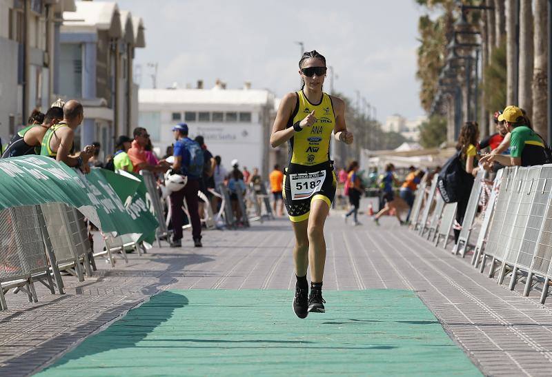 Las imágenes del III Triatlón Valencia-Playa de la Malvarrosa