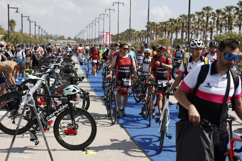 Las imágenes del III Triatlón Valencia-Playa de la Malvarrosa