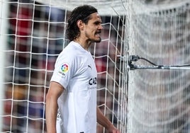 Cavani, en un partido con el Valencia.