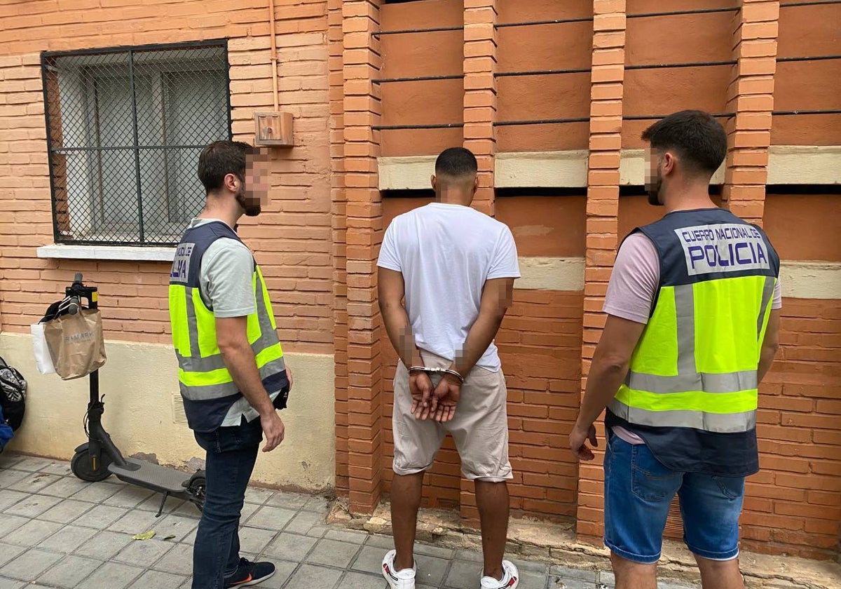 Imagen de un arresto en el barrio de la Fuensanta.