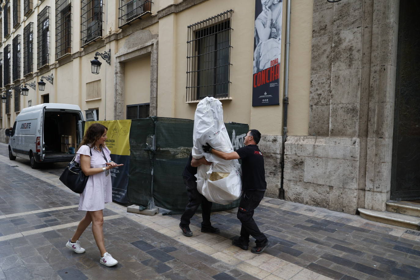 Fotos: la Virgen, trasladada al Museo Municipal de Valencia