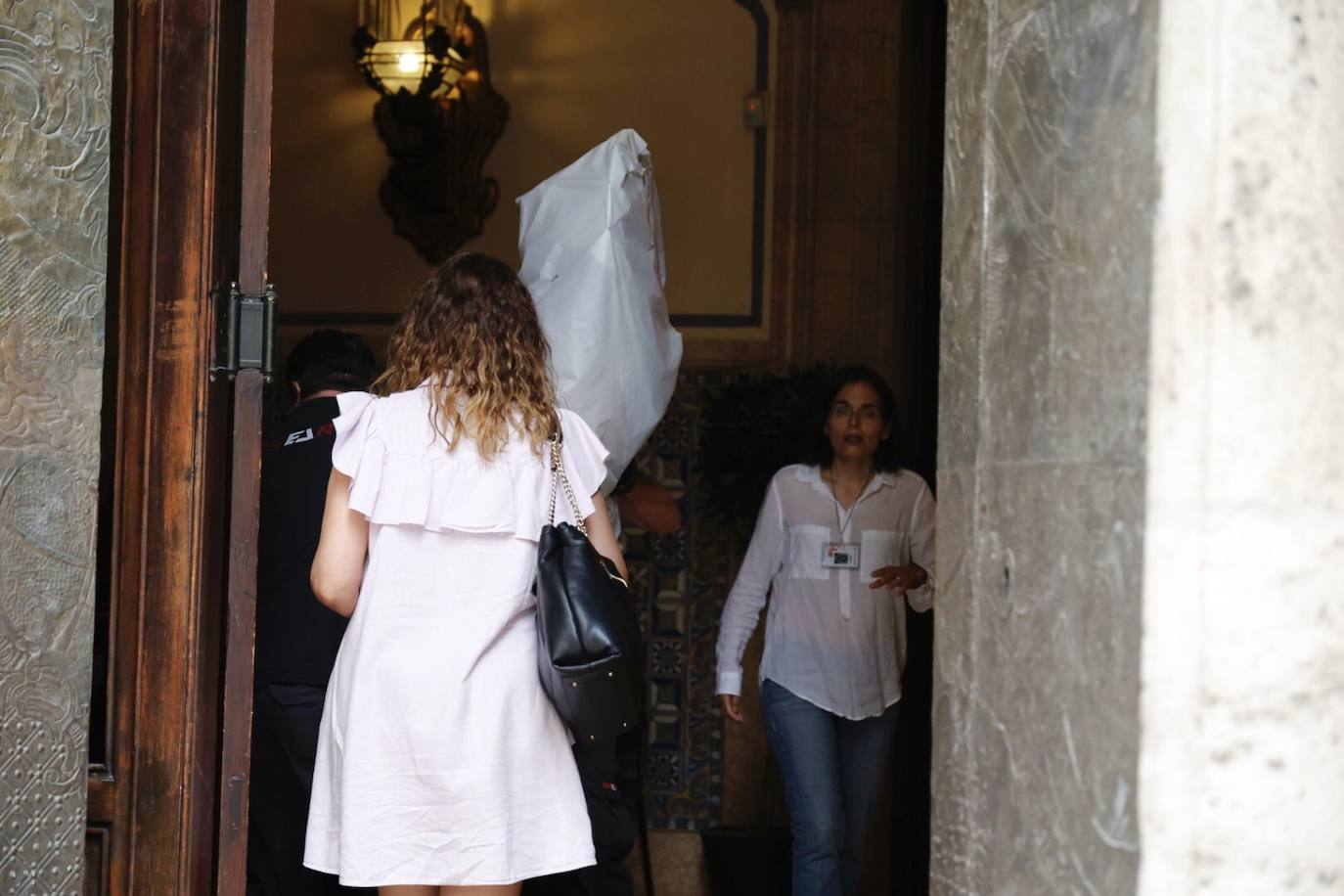 Fotos: la Virgen, trasladada al Museo Municipal de Valencia