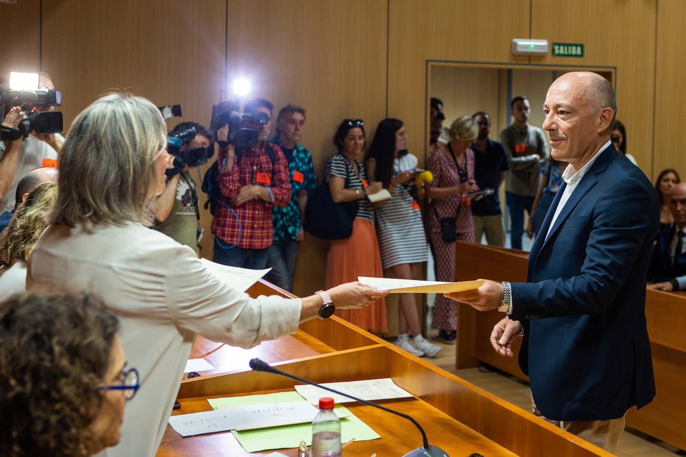 Recogida de actas de todos los concejales del Ayuntamiento de Valencia