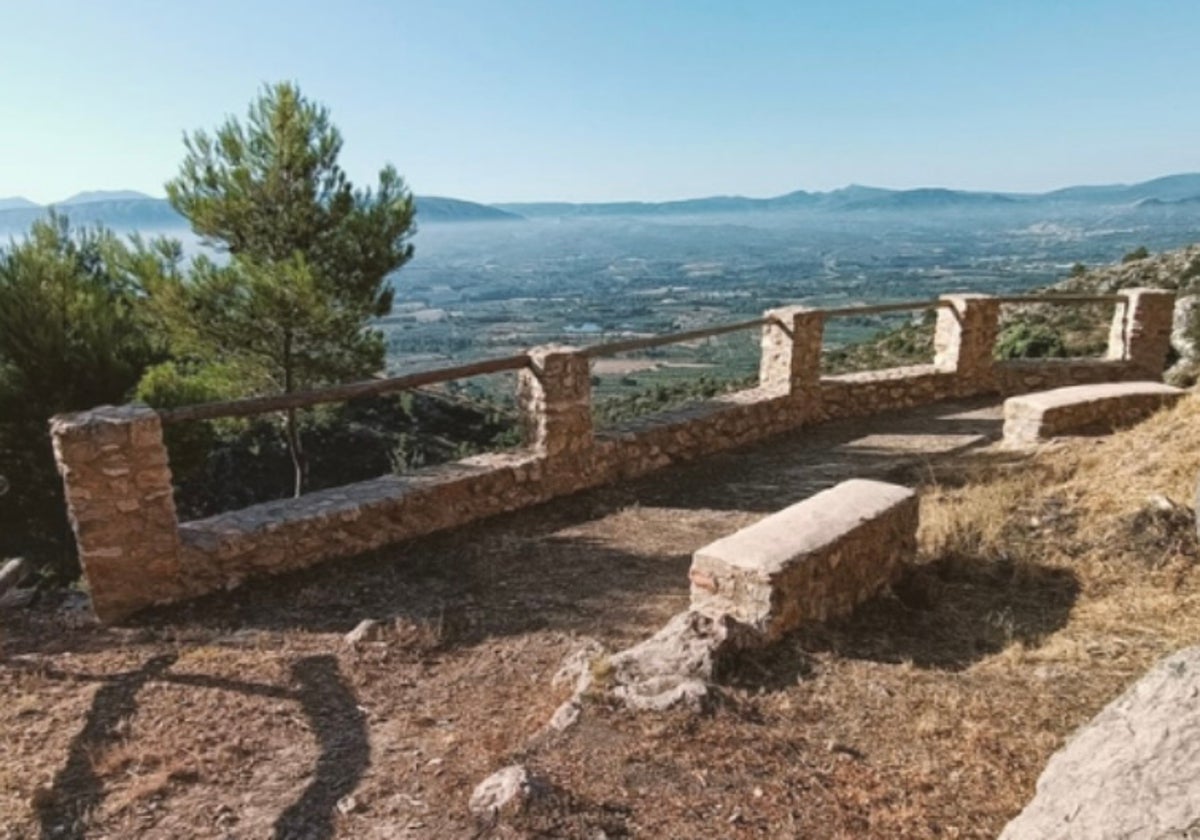 Vistas desde lo alto de la Sierra de Benicadell.