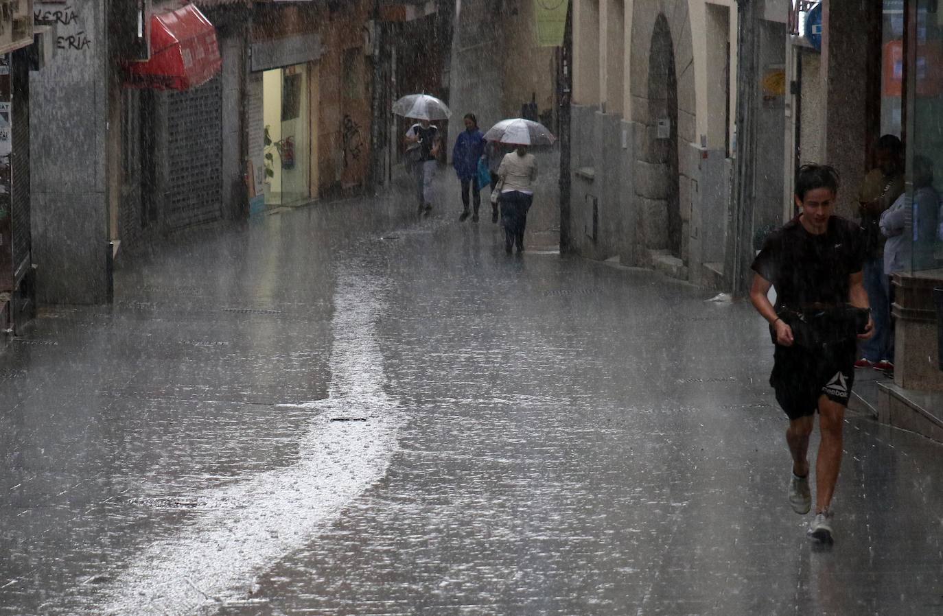 El Tiempo Hoy En Valencia Alicante Y Castellón Aemet Amplía La Alerta Amarilla Por Lluvias 0674