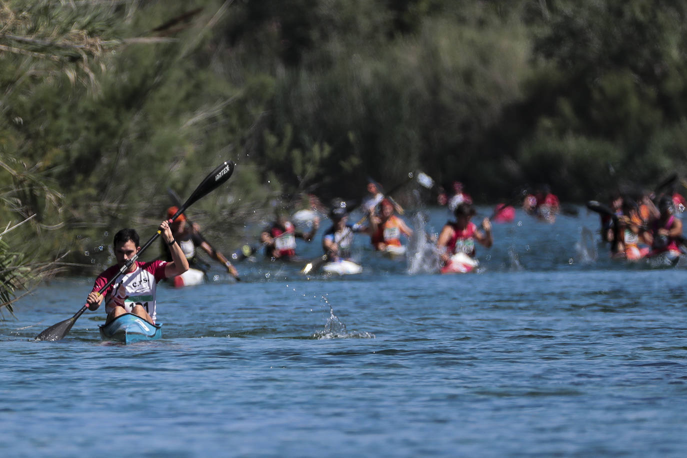 Las piraguas toman el Xúquer