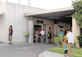 Acceso al servicio de Urgencias del Hospital Comarcal de Vinaròs.