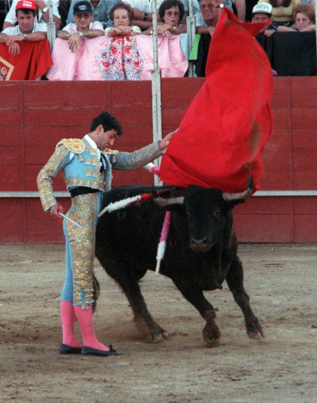 Fotos | La vida de Vicente Barrera, en imágenes: de torero a político