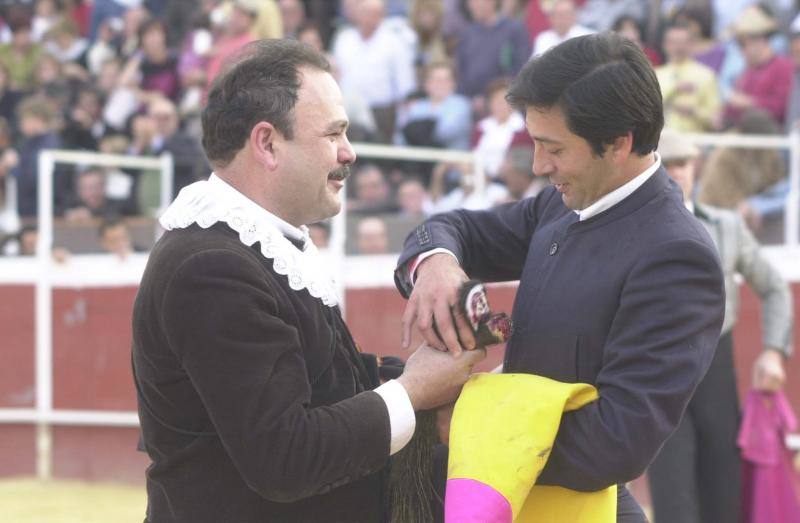 Fotos | La vida de Vicente Barrera, en imágenes: de torero a político