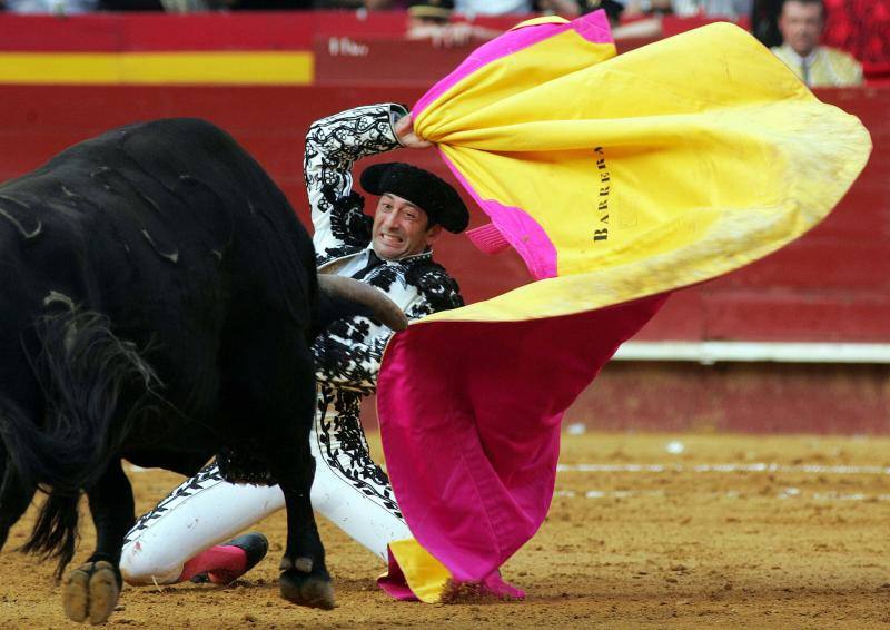 Fotos | La vida de Vicente Barrera, en imágenes: de torero a político