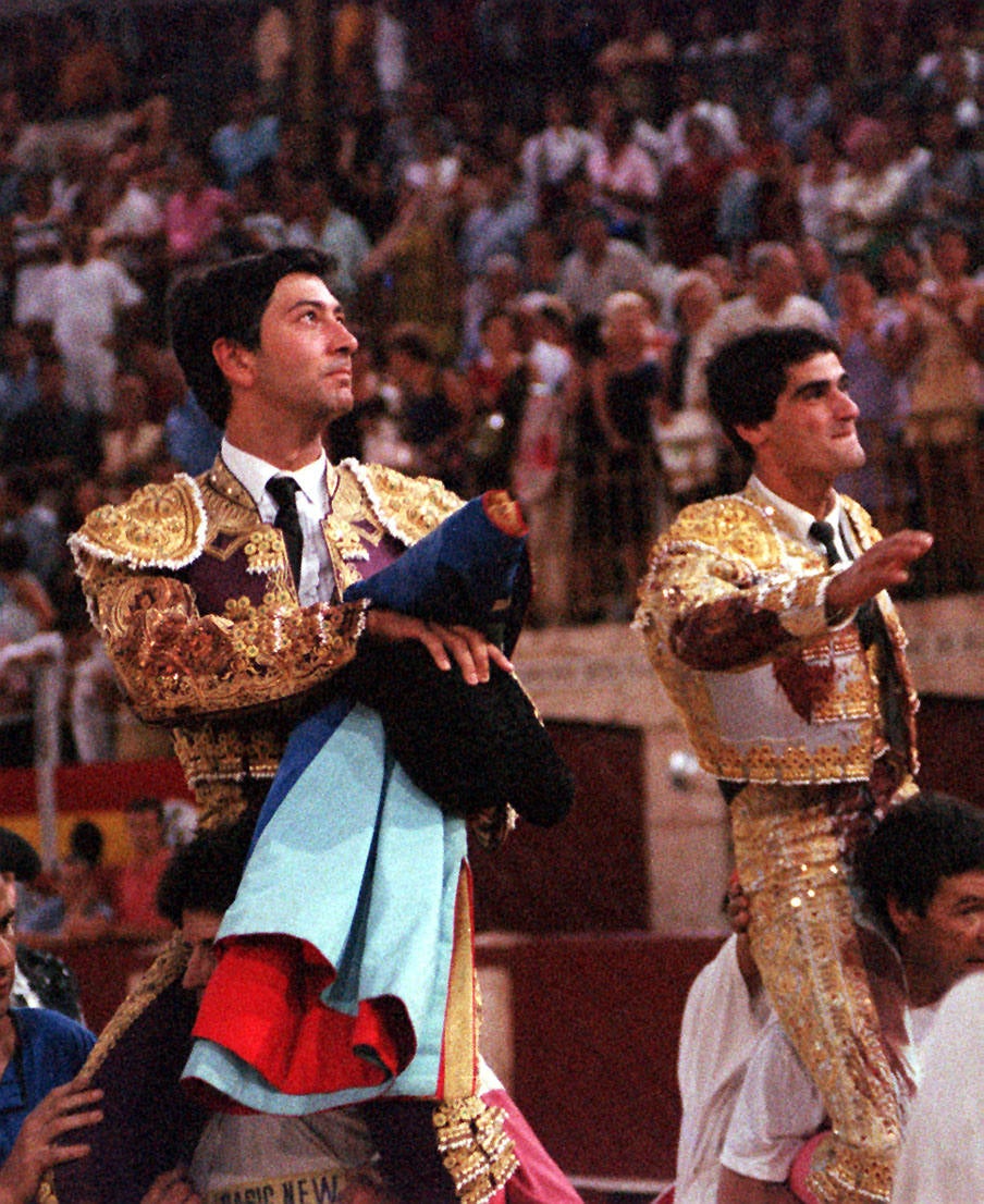 Fotos | La vida de Vicente Barrera, en imágenes: de torero a político